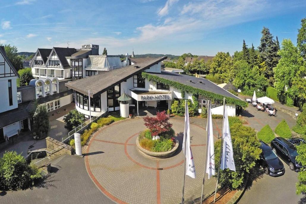 Parkhotel ニュームブレヒト エクステリア 写真