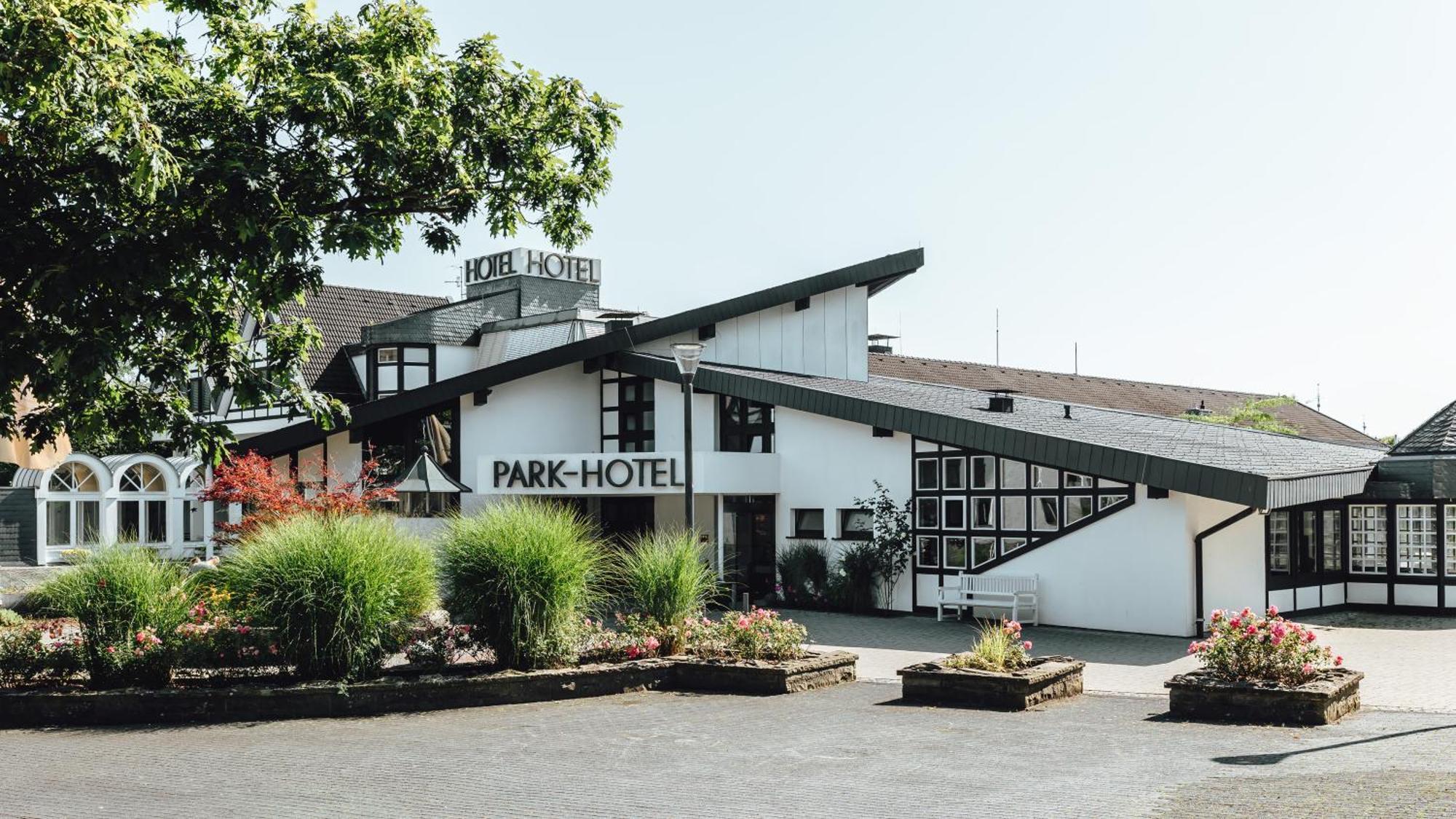 Parkhotel ニュームブレヒト エクステリア 写真